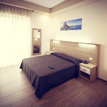 Hotel Fini 3*