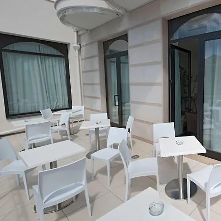 Hotel Fini
