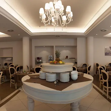 Fini Hotel 3*