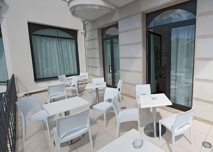 Ξενοδοχείο Fini